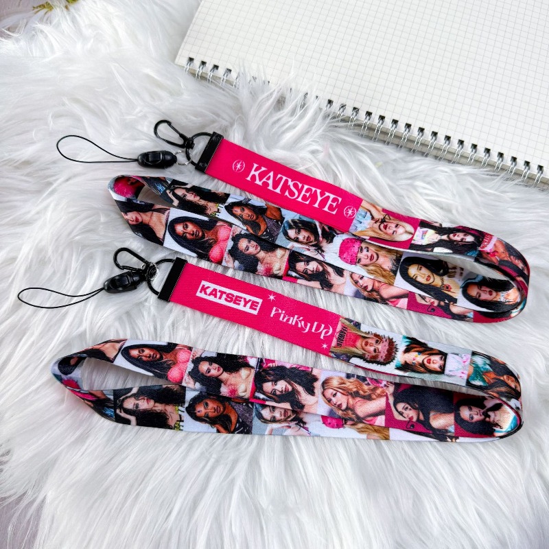 KATSEYE Anime Perifere telefoo - Phone Accessories Cute recensie en prijs